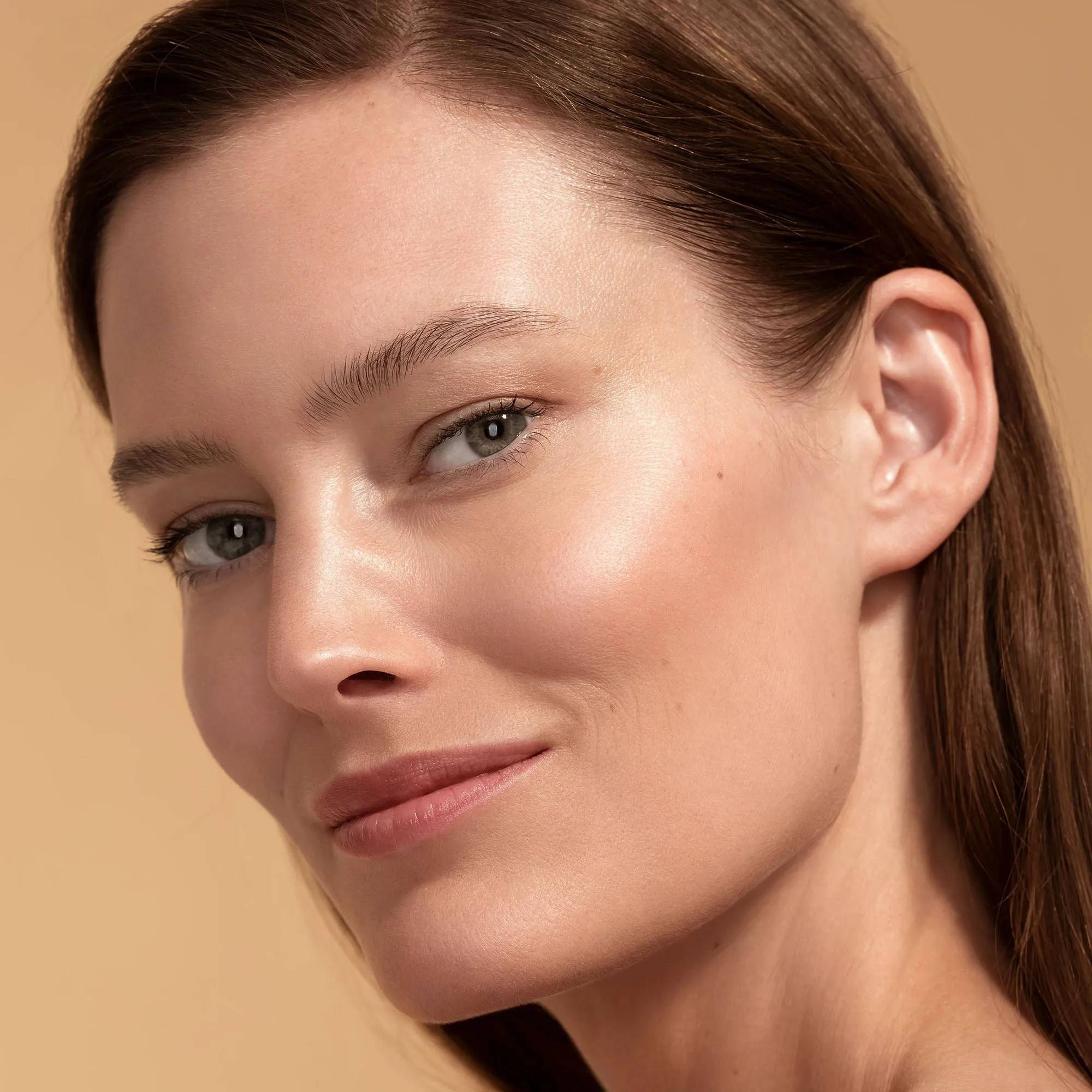 Sheer Glow Gold Face Tint Chantecaille